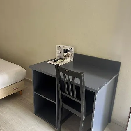 Hotel Le Thurot- Centre Gare 2*