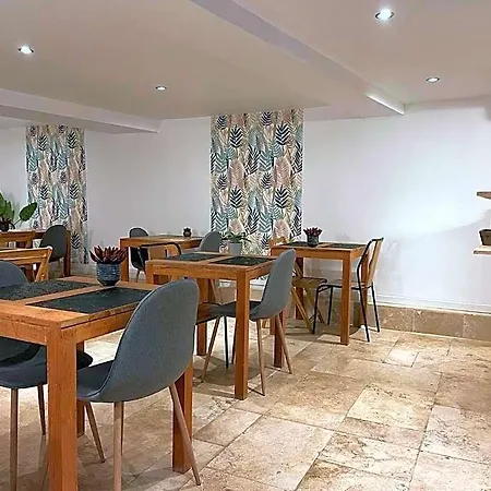 Brit Centre Gare 호텔 2*
