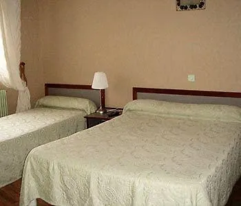 Brit Centre Gare מלון 2*