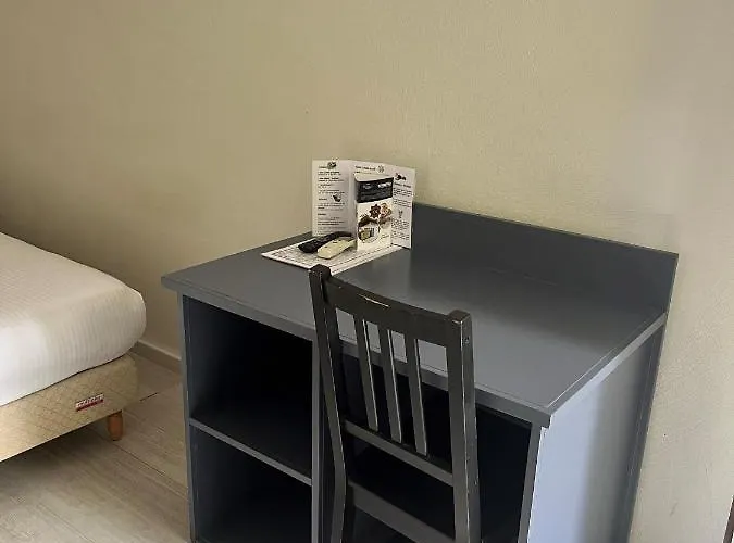 Hotel Le Thurot- Centre Gare 2*