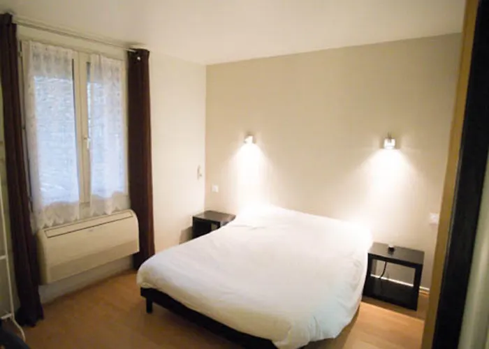 Hotel Le Thurot- Centre Gare 2*