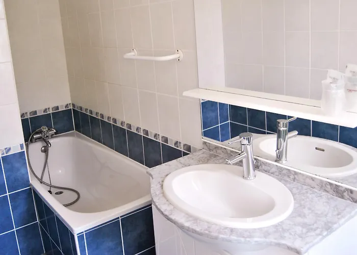 Hotel Le Thurot- Centre Gare Dijon